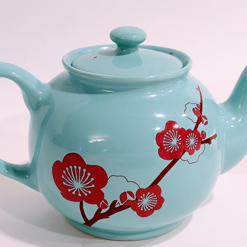 Tea Set - Picture 2 of 4